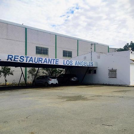 Pension Los Angeles ลาปวยบลา เด กาซาญา ภายนอก รูปภาพ